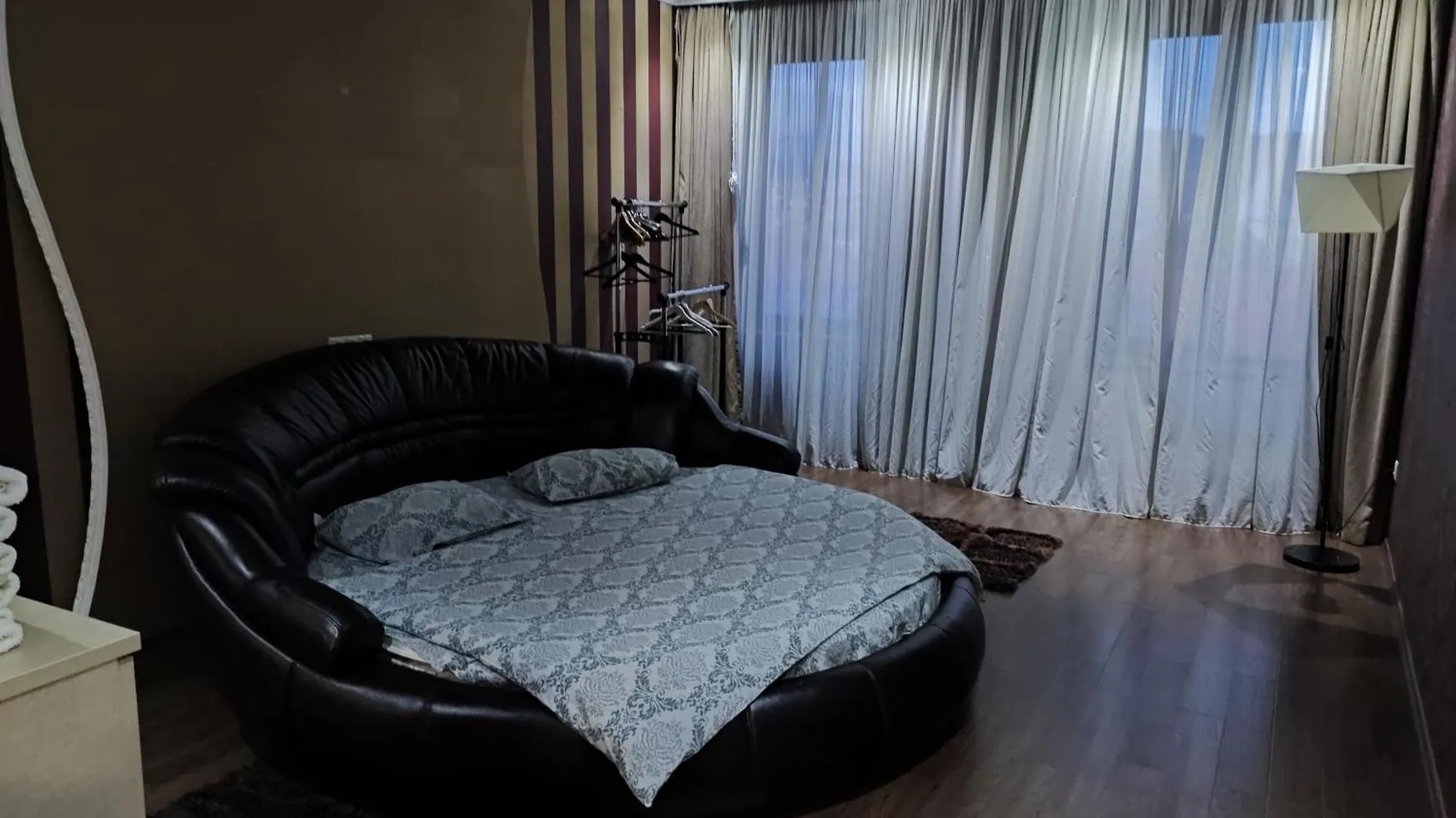 Cosy Apartment In The City Centre ティビリシ