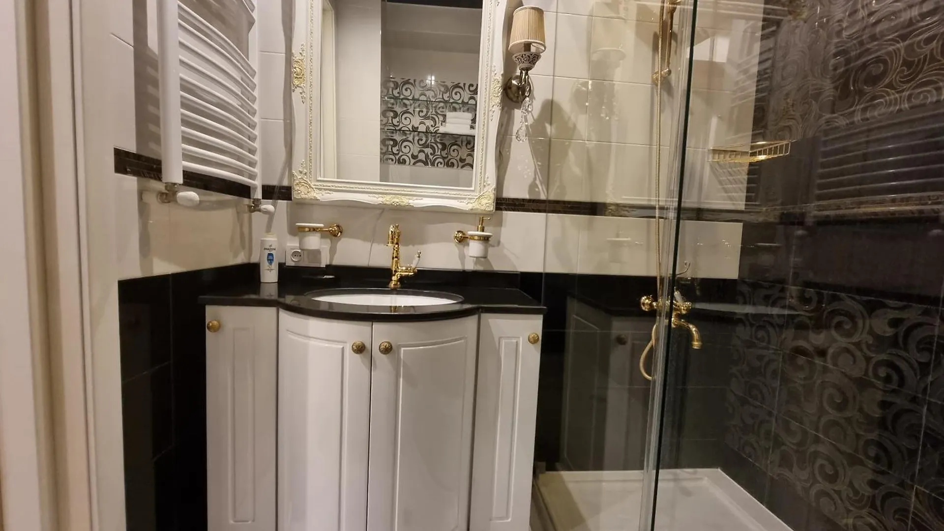 Cosy Apartment In The City Centre ティビリシ 0*,